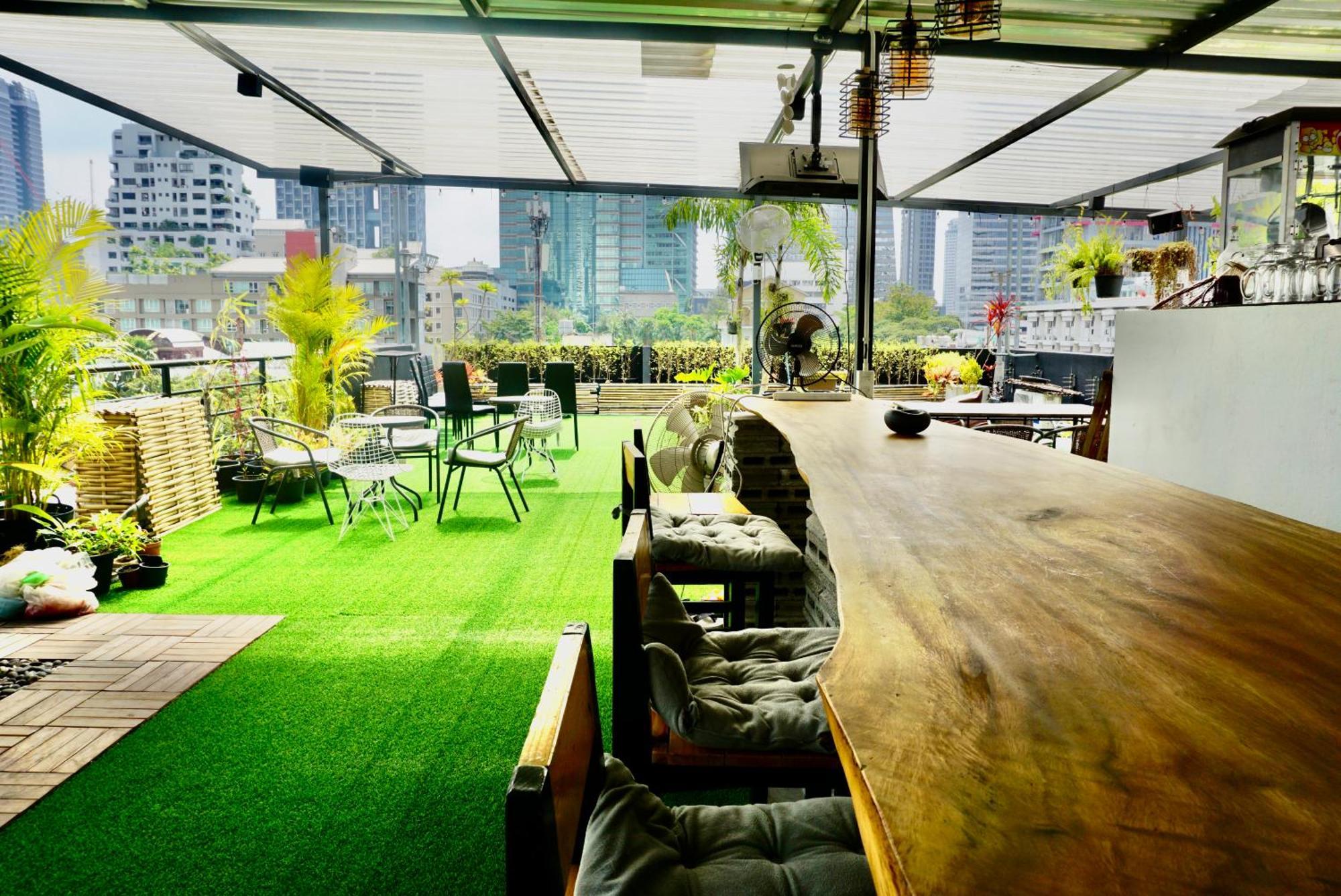 Hash Apartment With Unique Chill Design At Silom Soi 3 Bangkok Exterior photo