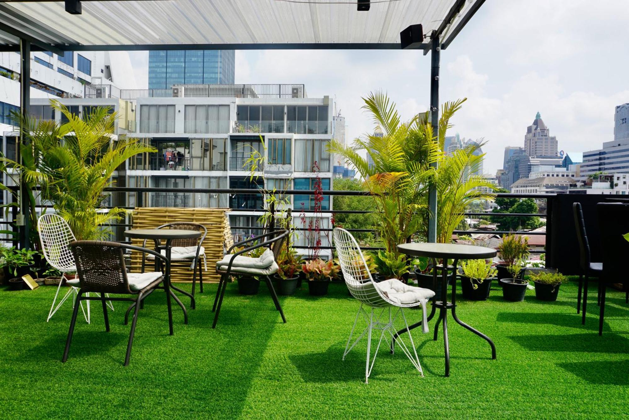 Hash Apartment With Unique Chill Design At Silom Soi 3 Bangkok Exterior photo